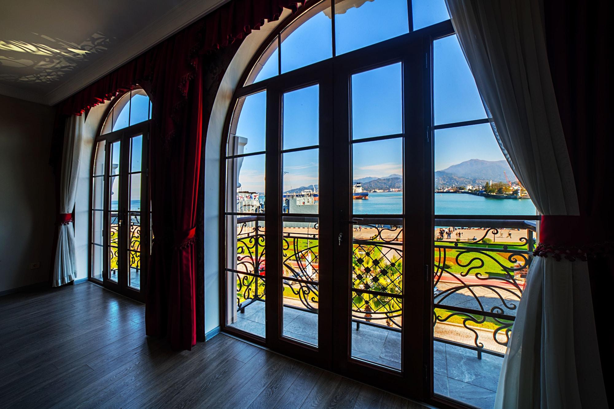 The Admiral Hotel Batumi Bagian luar foto